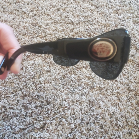 Versace sunglasses - Picture 4 of 9